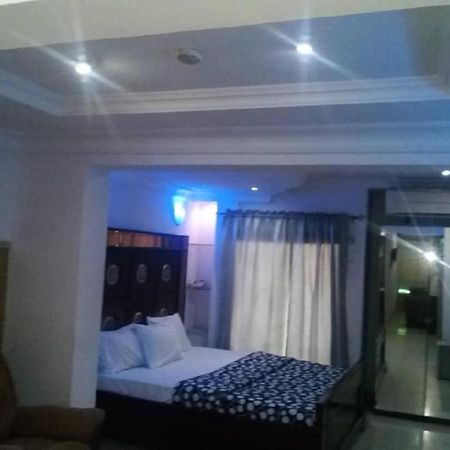 Theodawn Hotels @ Suite 29 Ikeja Luaran gambar