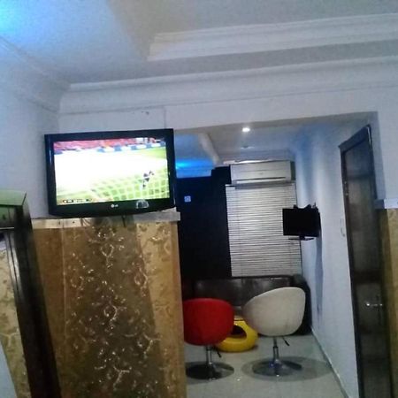 Theodawn Hotels @ Suite 29 Ikeja Luaran gambar