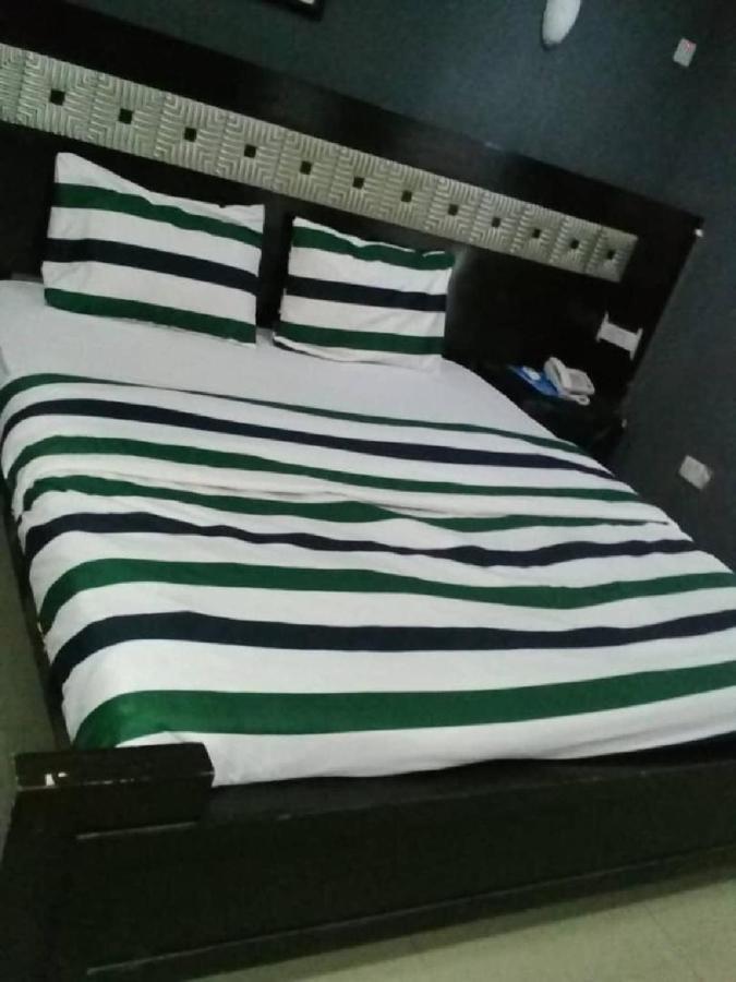 Theodawn Hotels @ Suite 29 Ikeja Luaran gambar