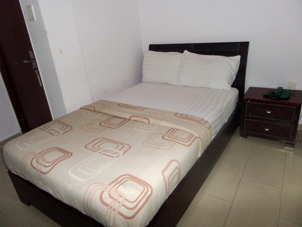 Theodawn Hotels @ Suite 29 Ikeja Luaran gambar