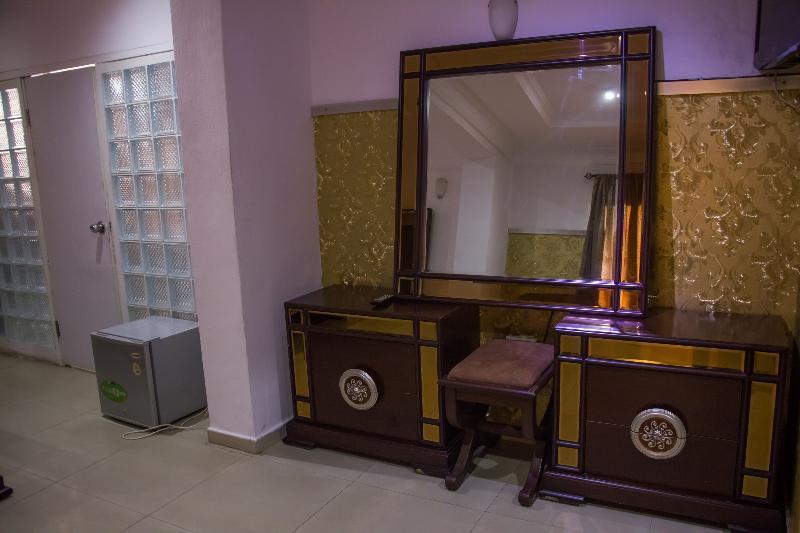 Theodawn Hotels @ Suite 29 Ikeja Luaran gambar