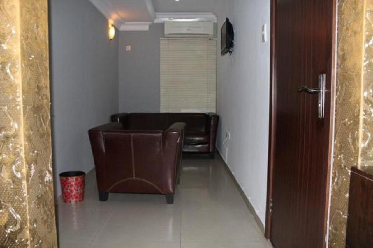 Theodawn Hotels @ Suite 29 Ikeja Luaran gambar