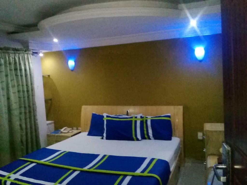 Theodawn Hotels @ Suite 29 Ikeja Luaran gambar